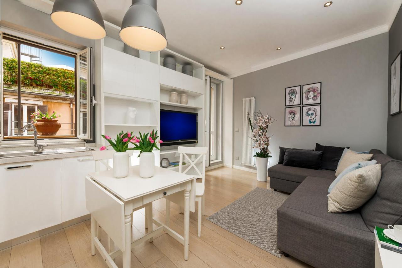 Lovely Spanish Steps With Balcony Apartment